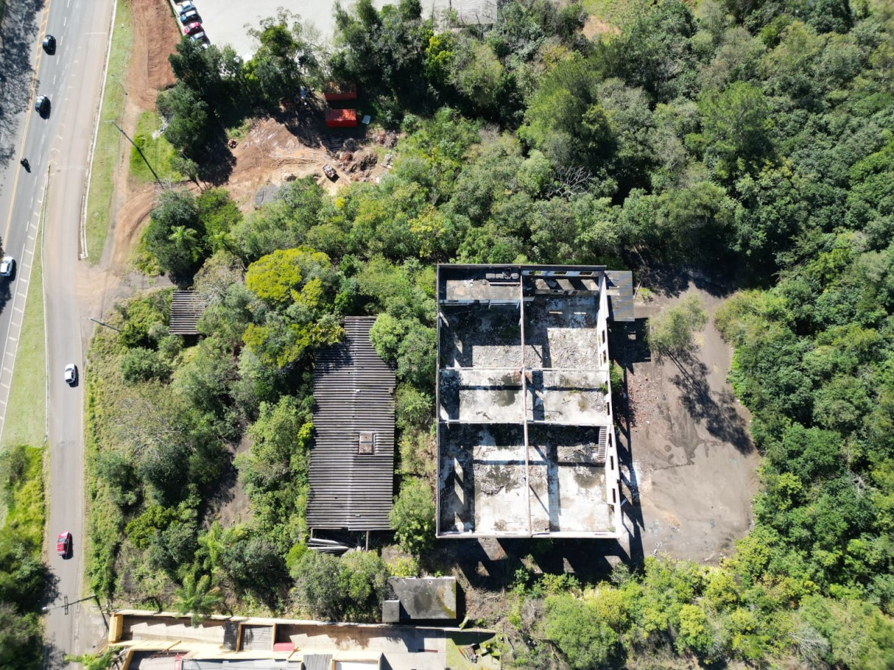 TERRENO DE 7.341,87m² FRENTE PARA A BR 116 EM NOVO HAMBURGO/RS, localizado em Novo Hamburgo - RS, bairro Roselândia