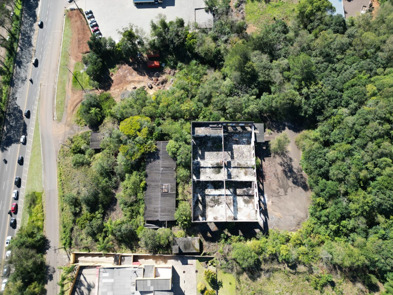 TERRENO DE 7.341,87m² FRENTE PARA A BR 116 EM NOVO HAMBURGO/RS, localizado em Novo Hamburgo - RS, bairro Roselândia