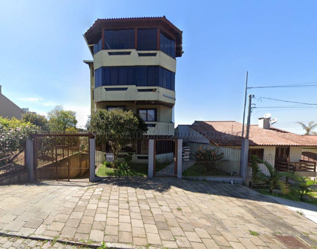 APARTAMENTO Nº 101 e BOX DE GARAGEM DO RESIDENCIAL MORESCA NA CIDADE DE CAXIAS DO SUL