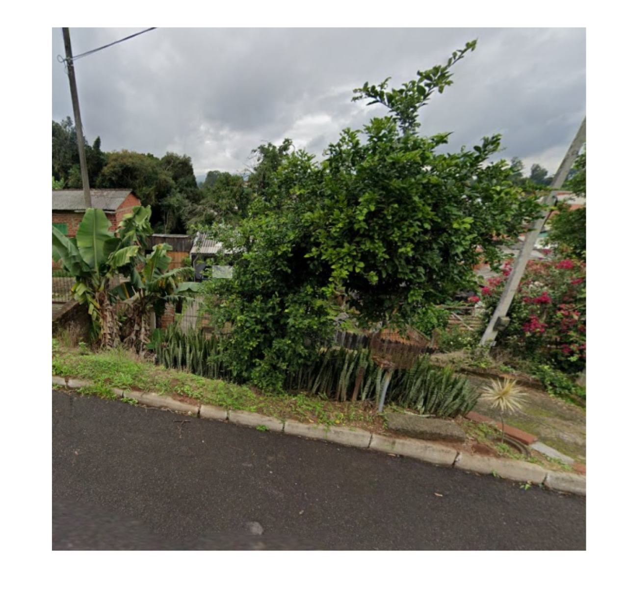 Imagem do imóvel TERRENO COM 261,50m² COM UMA CASA NO BAIRRO RONDÔNIA EM NOVO HAMBURGO