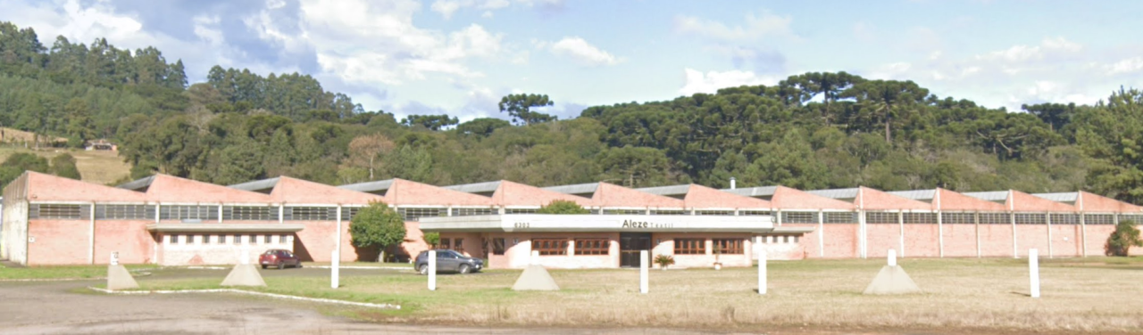 TERRENO COM ÁREA DE 36.538,00m², COM TRÊS EDIFICAÇÕES EM FARROUPILHA, localizado em Farroupilha - RS, bairro Planalto