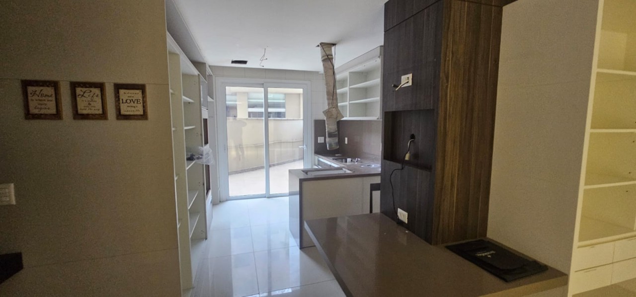 APARTAMENTO N° 102 DO RESIDENCIAL GREENPARK E TRÊS VAGAS DE GARAGEM N° 12 E N° 41 (DUPLA), localizado em Caxias Do Sul - RS