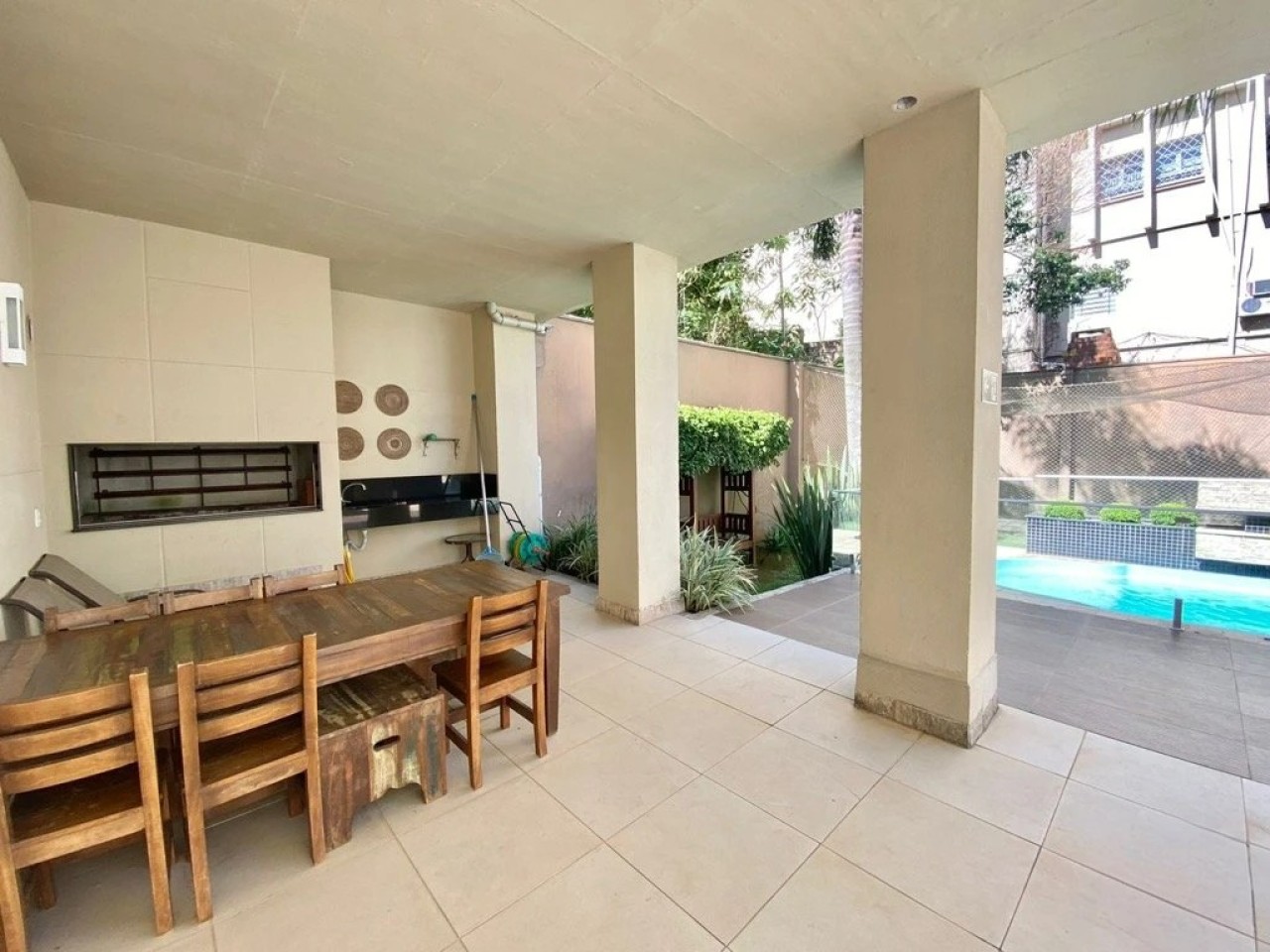 APARTAMENTO N° 102 DO RESIDENCIAL GREENPARK E TRÊS VAGAS DE GARAGEM N° 12 E N° 41 (DUPLA), localizado em Caxias Do Sul - RS