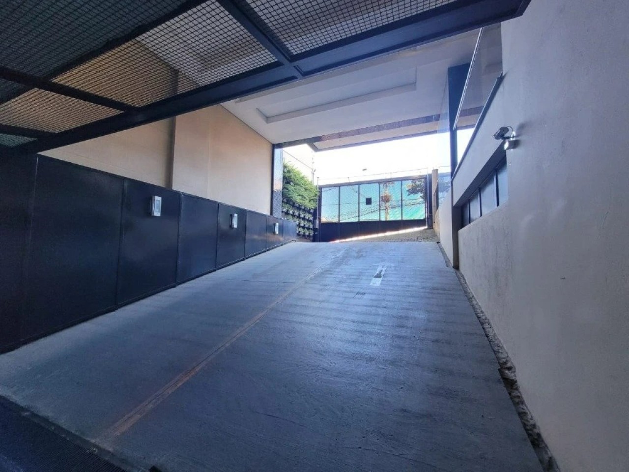 APARTAMENTO N° 102 DO RESIDENCIAL GREENPARK E TRÊS VAGAS DE GARAGEM N° 12 E N° 41 (DUPLA), localizado em Caxias Do Sul - RS