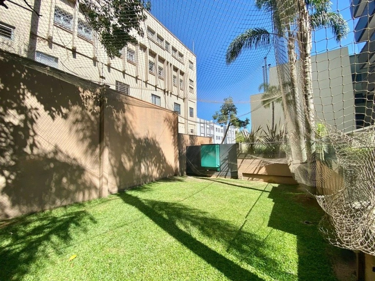 APARTAMENTO N° 102 DO RESIDENCIAL GREENPARK E TRÊS VAGAS DE GARAGEM N° 12 E N° 41 (DUPLA), localizado em Caxias Do Sul - RS