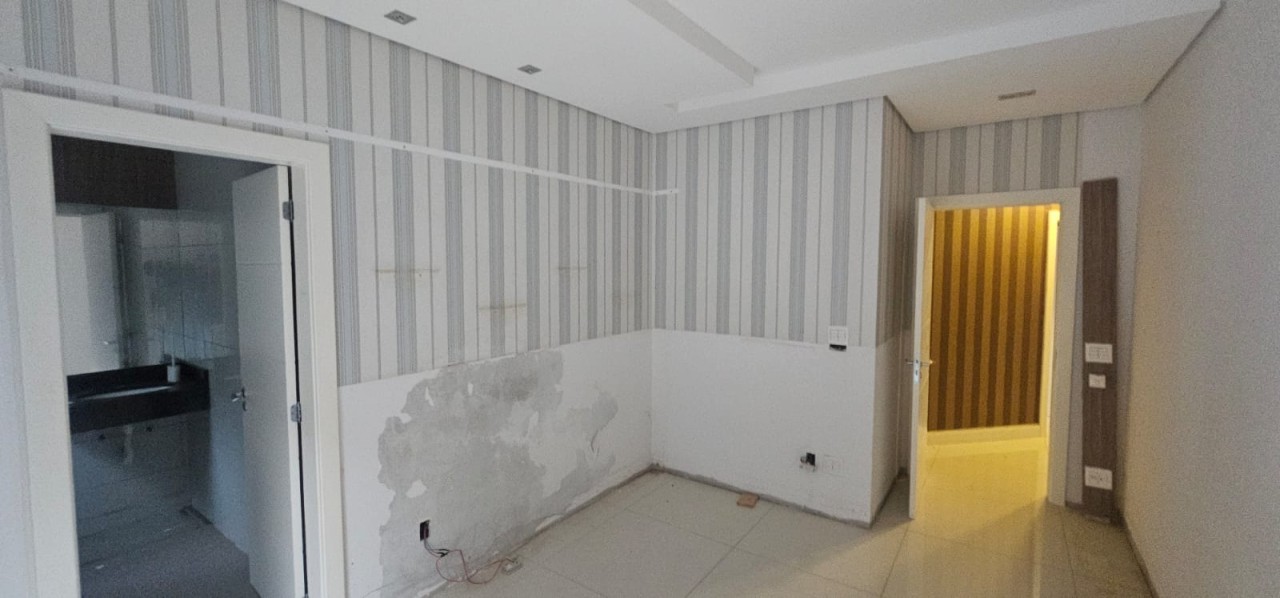 APARTAMENTO N° 102 DO RESIDENCIAL GREENPARK E TRÊS VAGAS DE GARAGEM N° 12 E N° 41 (DUPLA), localizado em Caxias Do Sul - RS