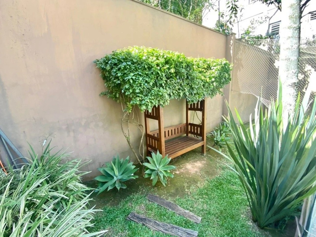 APARTAMENTO N° 102 DO RESIDENCIAL GREENPARK E TRÊS VAGAS DE GARAGEM N° 12 E N° 41 (DUPLA), localizado em Caxias Do Sul - RS