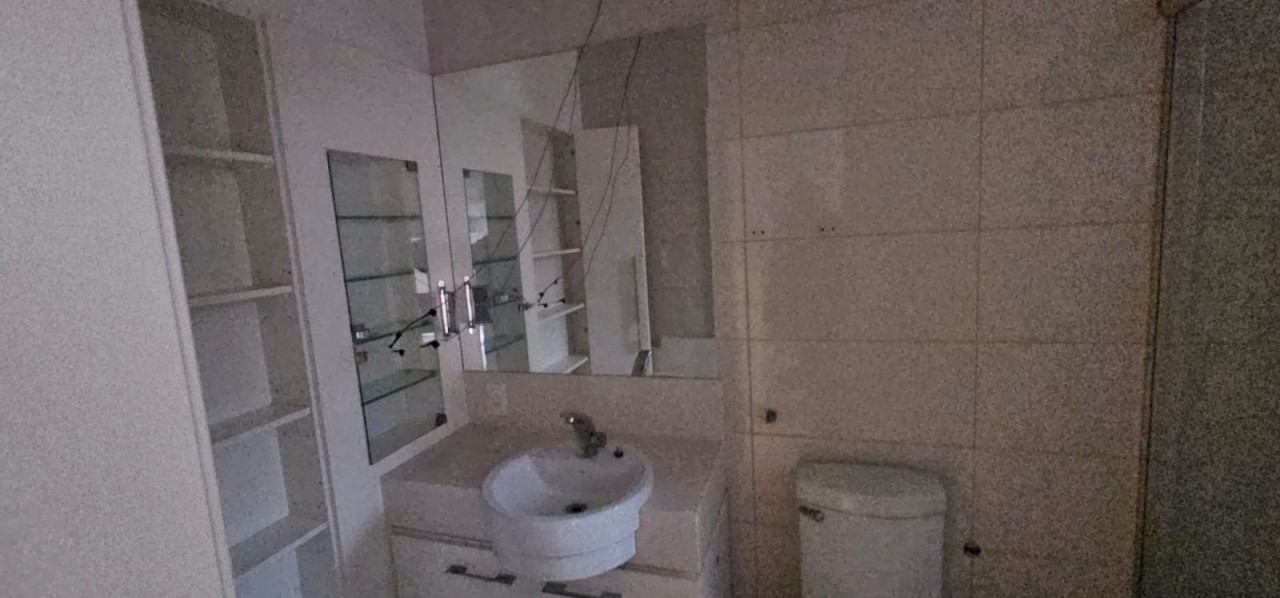 APARTAMENTO N° 102 DO RESIDENCIAL GREENPARK E TRÊS VAGAS DE GARAGEM N° 12 E N° 41 (DUPLA), localizado em Caxias Do Sul - RS