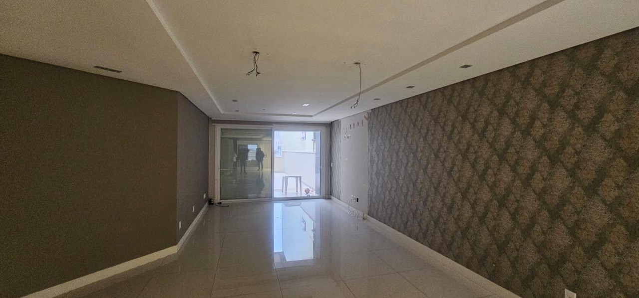 APARTAMENTO N° 102 DO RESIDENCIAL GREENPARK E TRÊS VAGAS DE GARAGEM N° 12 E N° 41 (DUPLA), localizado em Caxias Do Sul - RS