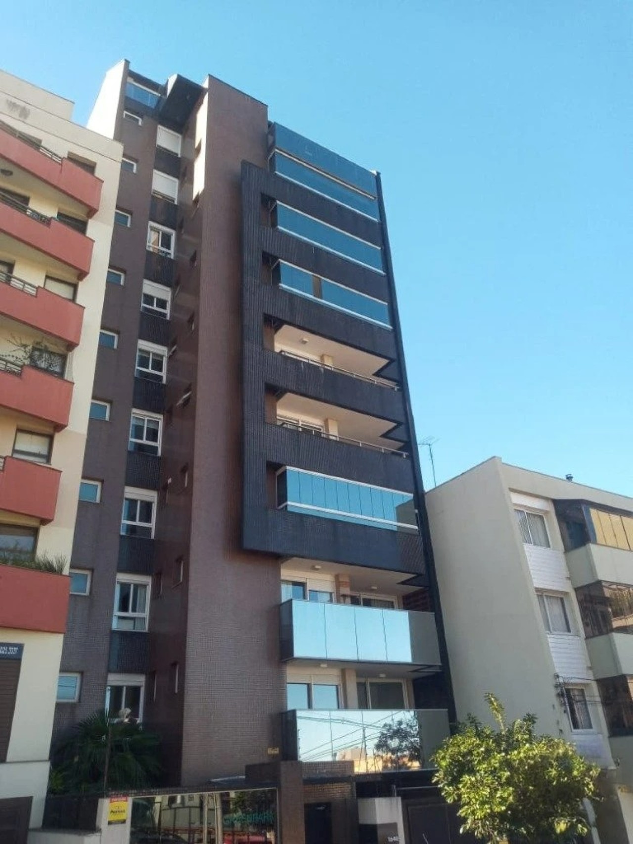 APARTAMENTO N° 102 DO RESIDENCIAL GREENPARK E TRÊS VAGAS DE GARAGEM N° 12 E N° 41 (DUPLA), localizado em Caxias Do Sul - RS