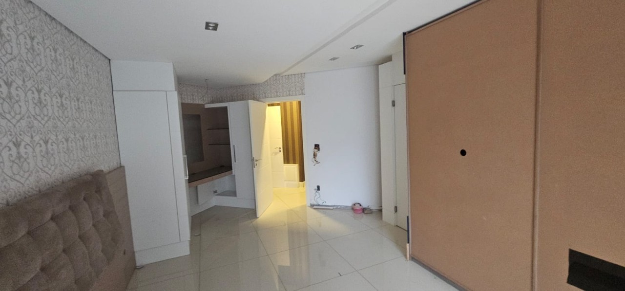 APARTAMENTO N° 102 DO RESIDENCIAL GREENPARK E TRÊS VAGAS DE GARAGEM N° 12 E N° 41 (DUPLA), localizado em Caxias Do Sul - RS