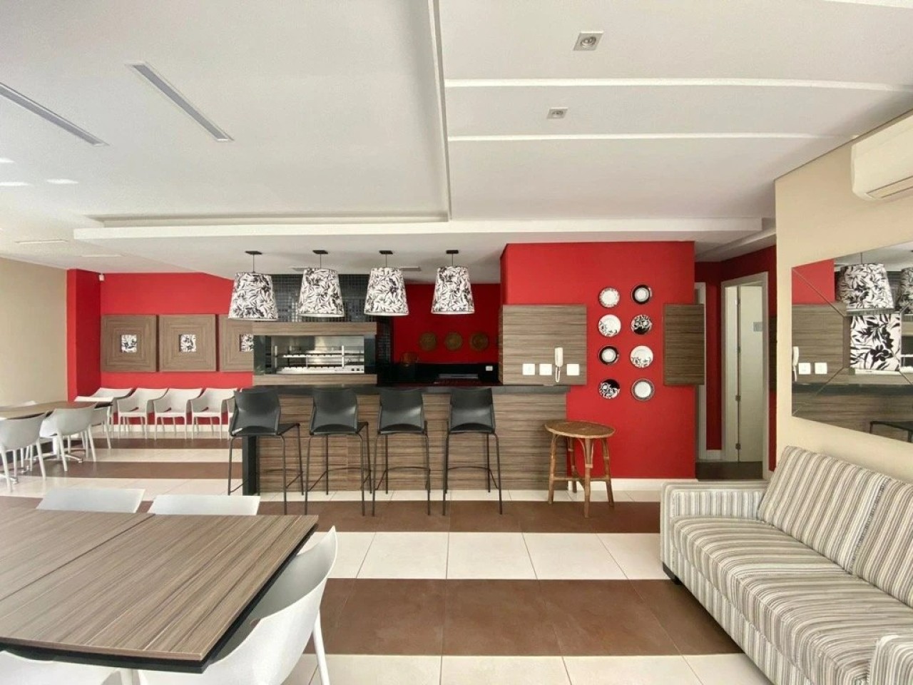 APARTAMENTO N° 102 DO RESIDENCIAL GREENPARK E TRÊS VAGAS DE GARAGEM N° 12 E N° 41 (DUPLA), localizado em Caxias Do Sul - RS