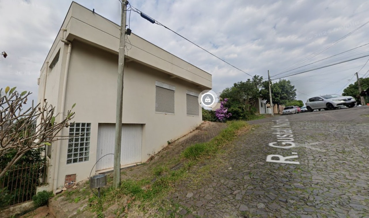 UM TERRENO DE ESQUINA COM ÁREA DE 396m² E CONSTRUÇÃO DE 212m² EM ESTÂNCIA VELHA/RS, localizado em Estância Velha - RS