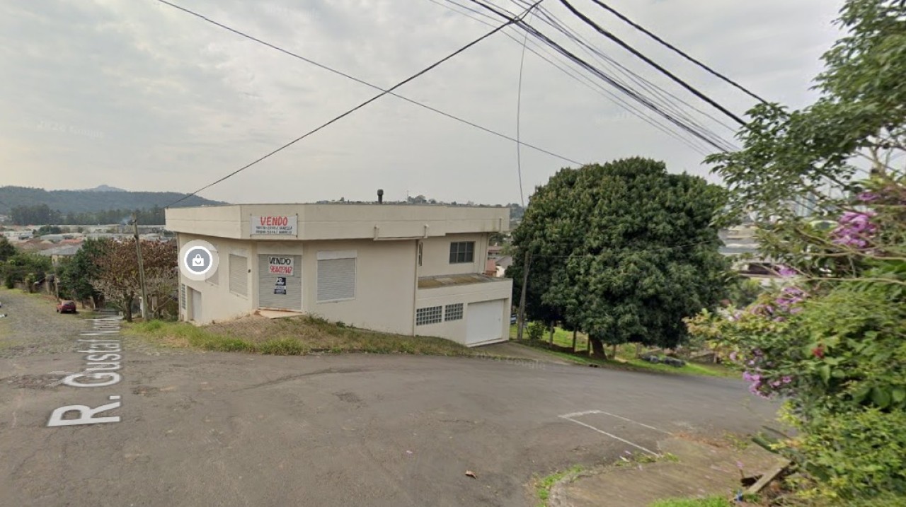UM TERRENO DE ESQUINA COM ÁREA DE 396m² E CONSTRUÇÃO DE 212m² EM ESTÂNCIA VELHA/RS, localizado em Estância Velha - RS