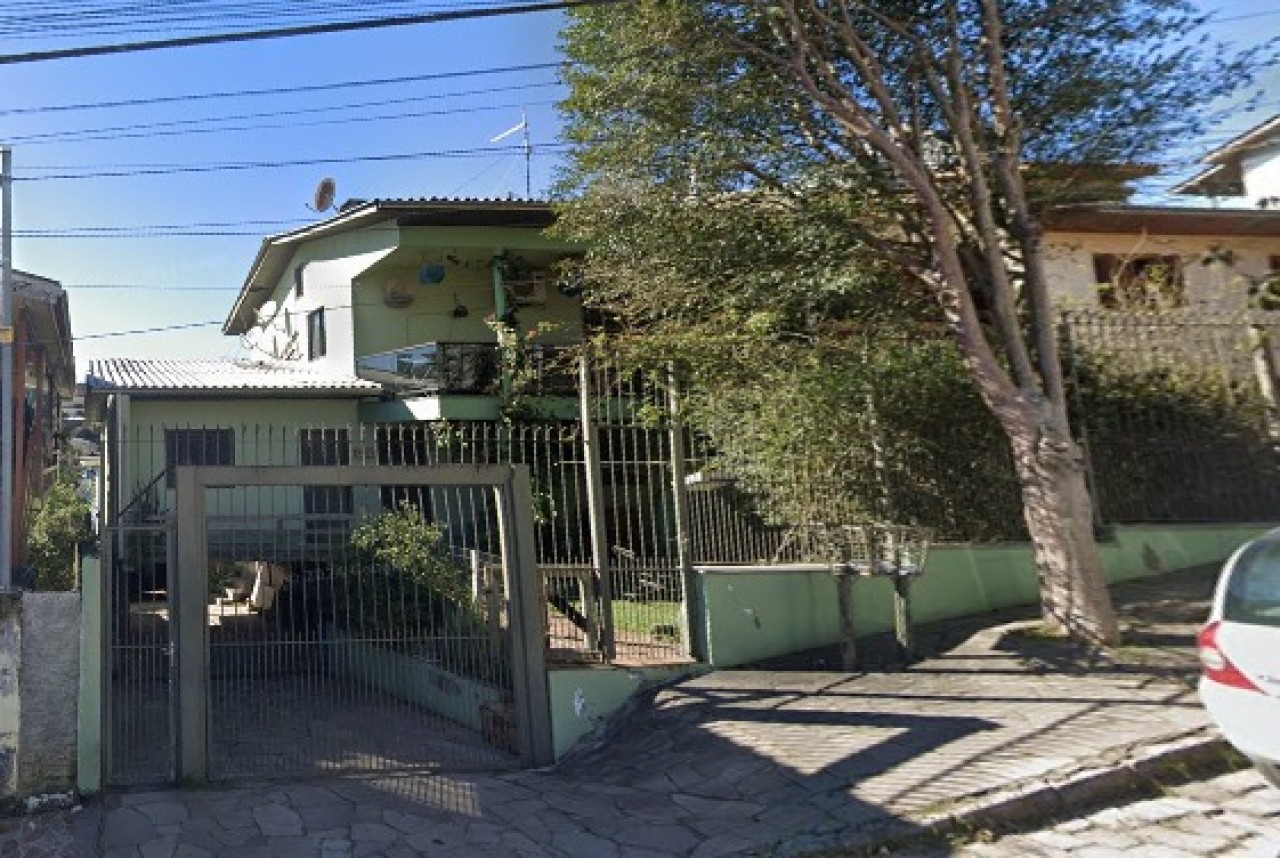 TERRENO DE 369m² E DUAS CASAS NO BAIRRO DESVIO RIZZO EM CAXIAS DO SUL/RS, localizado em Caxias Do Sul - RS