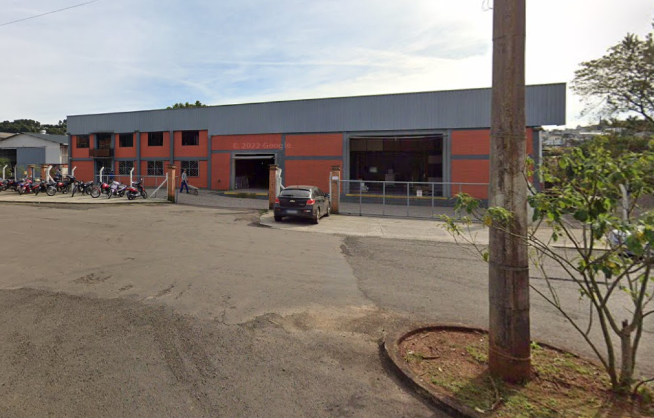 PAVILHÃO INDUSTRIAL COM ÁREA DE 417,38m² E TERRENO COM ÁREA DE 2.534,44m² EM ERECHIM/RS