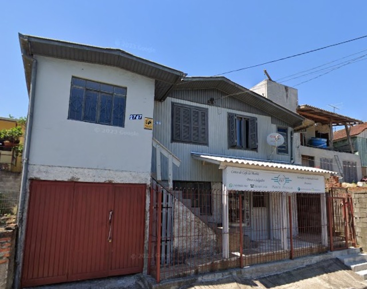 CASA MISTA DE DOIS ANDARES EM CAXIAS DO SUL, localizado em Caxias Do Sul - RS