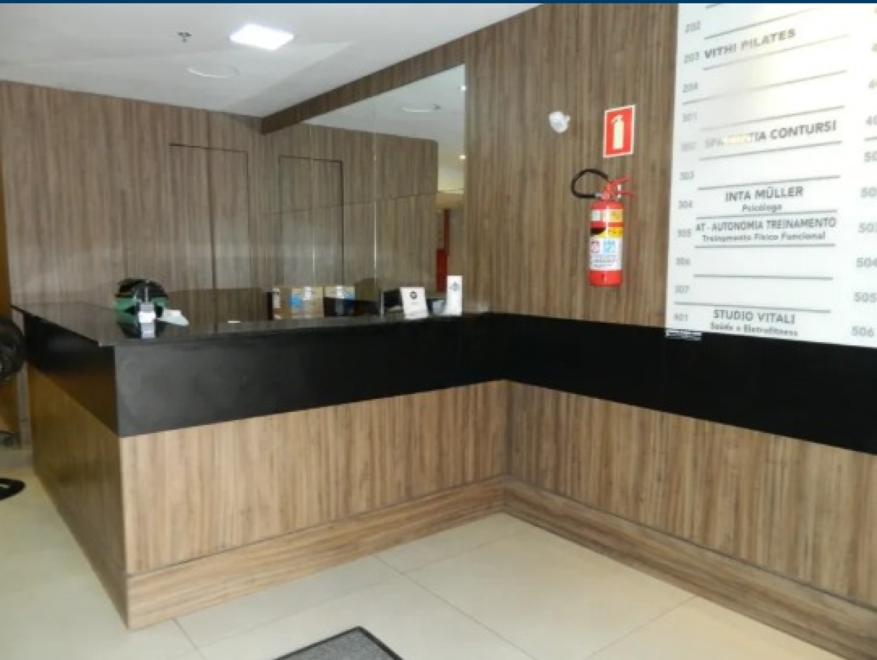 DIREITOS E AÇÕES SOBRE O BOX DE GARAGEM N° 19 DE EDIFÍCIO RESIDENCIAL PETROPOLIS EM DOIS IRMÃOS/RS, localizado em Dois Irmãos - RS
