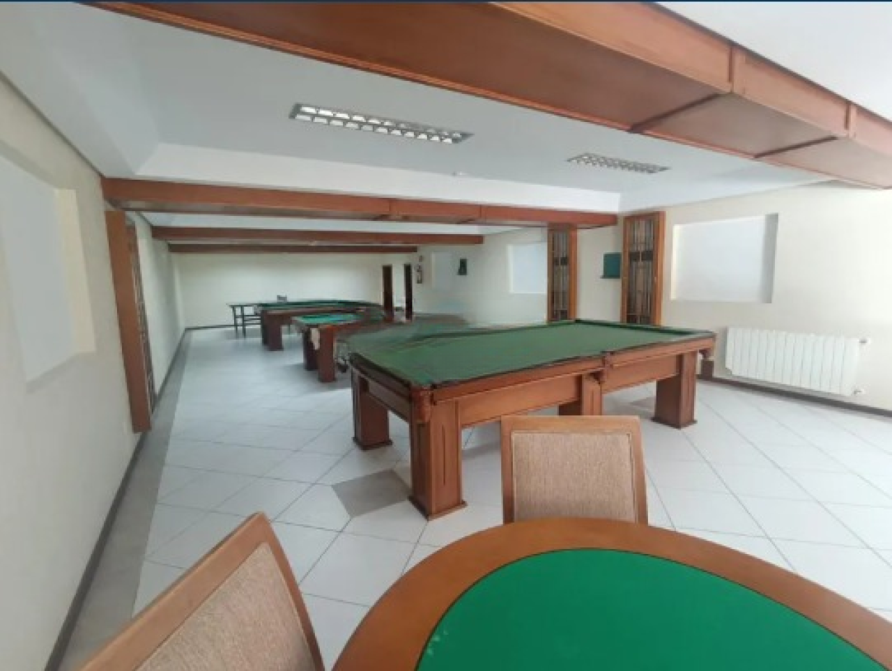 DIREITOS E AÇÕES SOBRE O APARTAMENTO N° 311 DO BLOCO II DO EDIFÍCIO REISDENCIAL E COMERICAL GRAMADO VILLAGE E BOX DE GARAGEM N° 32, EM GRAMADO/RS, localizado em Gramado - RS