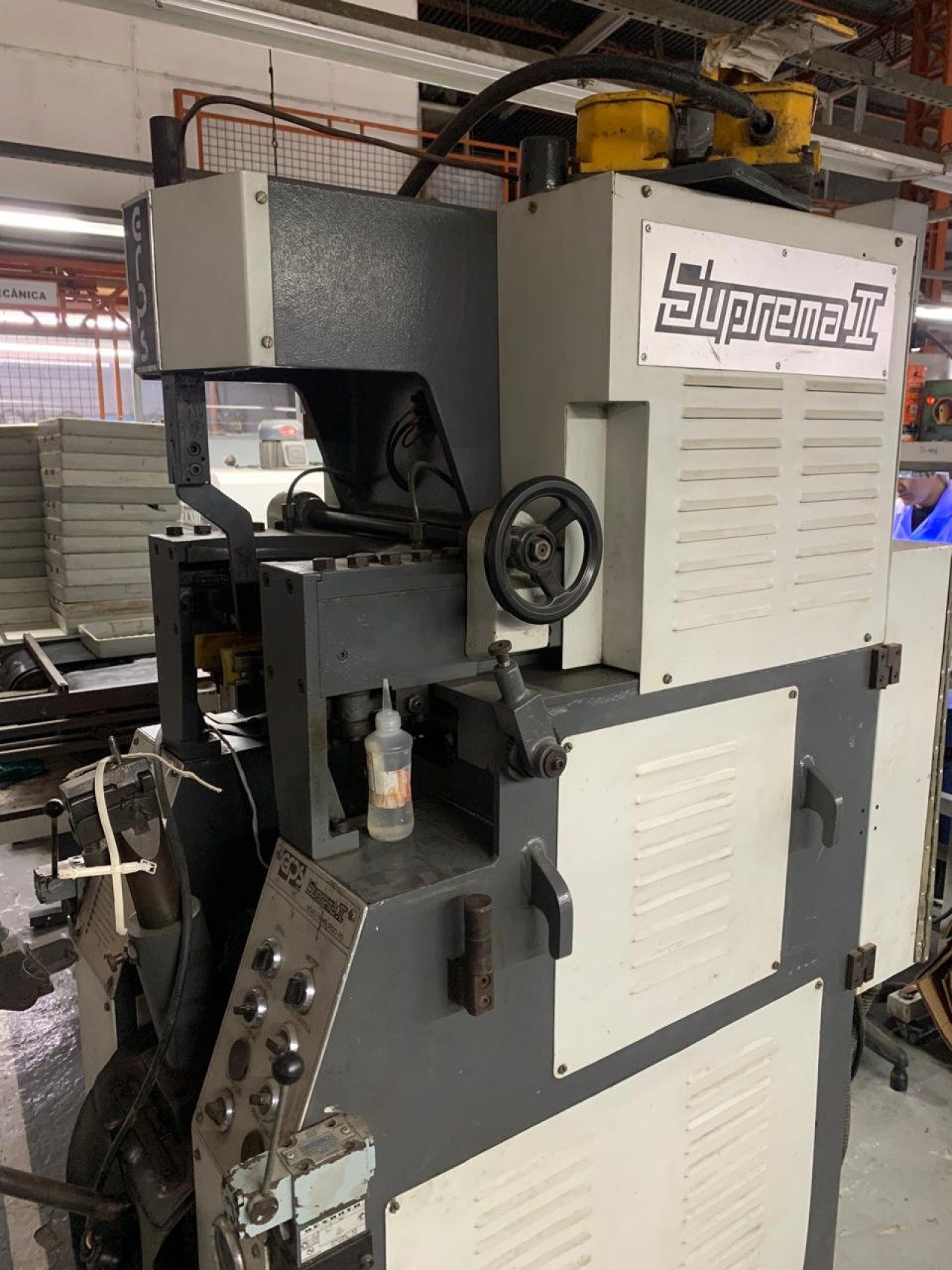 UMA MÁQUINA DE CALDEIRA DE MARCA ERPIS MODELO SUPREMA I, EM BOM ESTADO