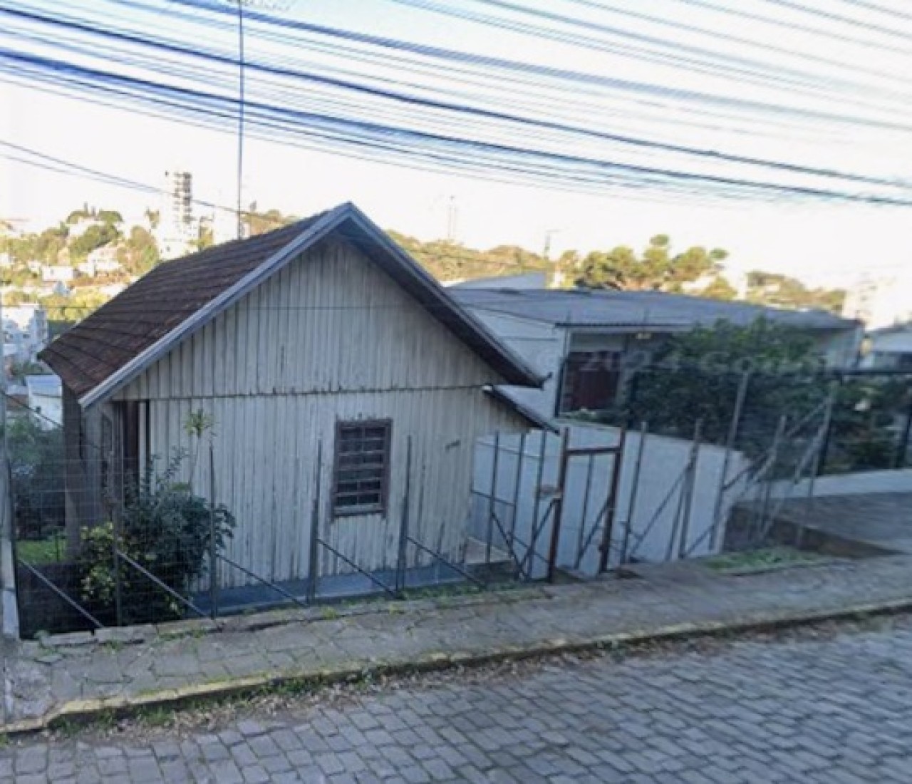 Imagem do imóvel CASA NÃO AVERBADA SOBRE TERRENO COM ÁREA DE 284,40m² NO BAIRRO SÃO LEOPOLDO EM CAXIAS DO SUL