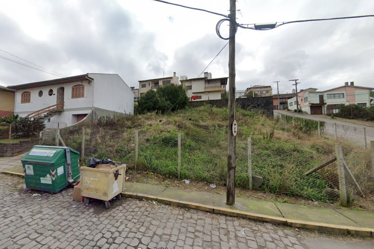 UM TERRENO DE 330M² SEM BENFEITORIA NO BAIRRO CRISTO REDENTOR EM CAXIAS DO SUL/RS, localizado em Caxias Do Sul - RS, bairro Cristo Redentor