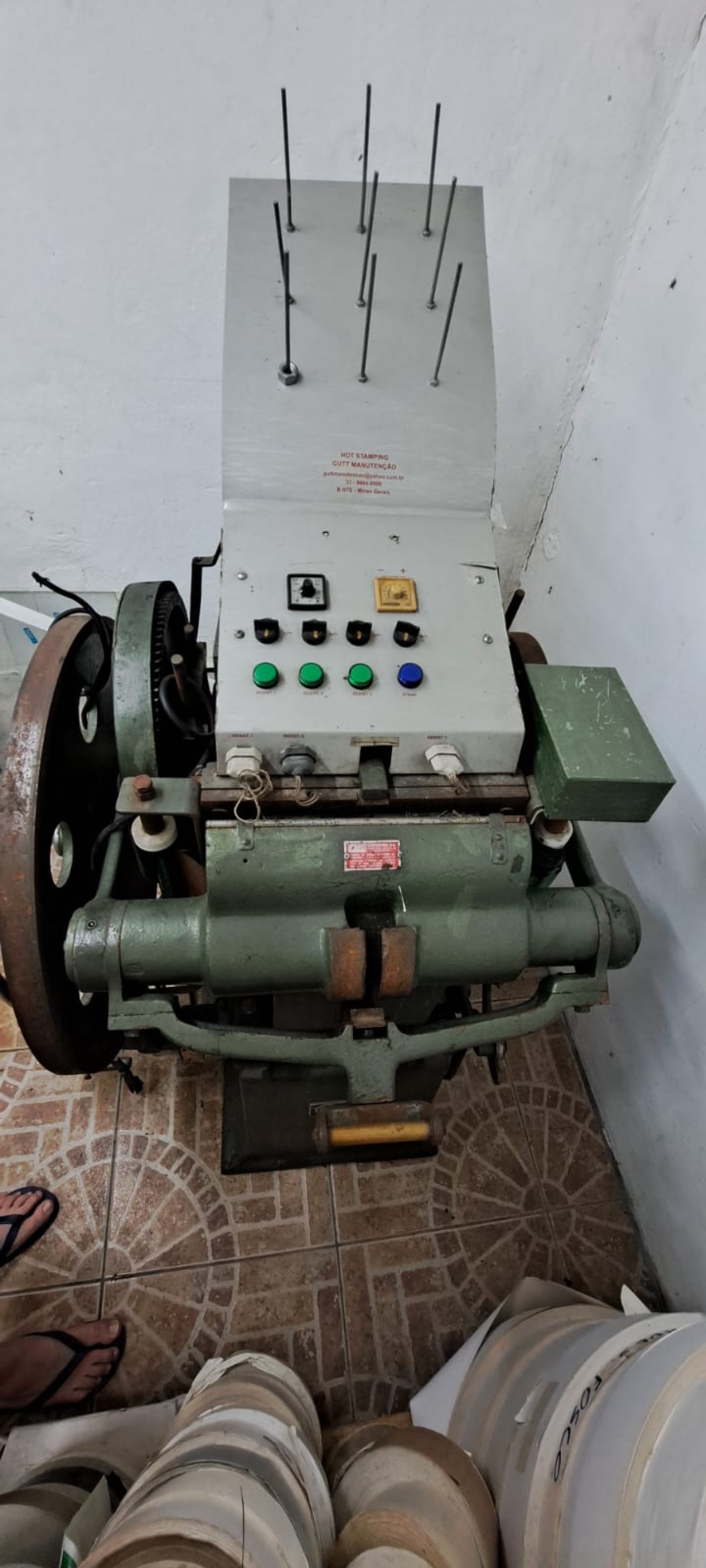 UMA MÁQUINA FLEXOGRÁFICA VONDER 4 CORES