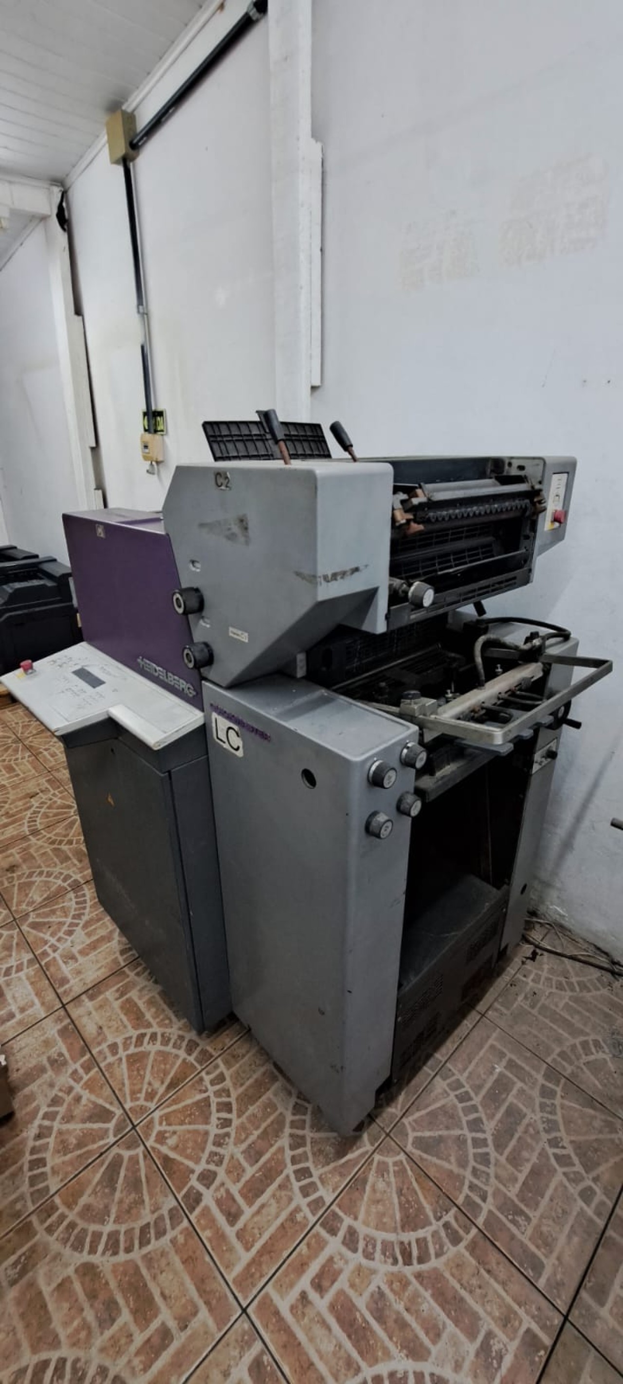 UMA MÁQUINA OFFSET HEIDELBERG BICOLOR