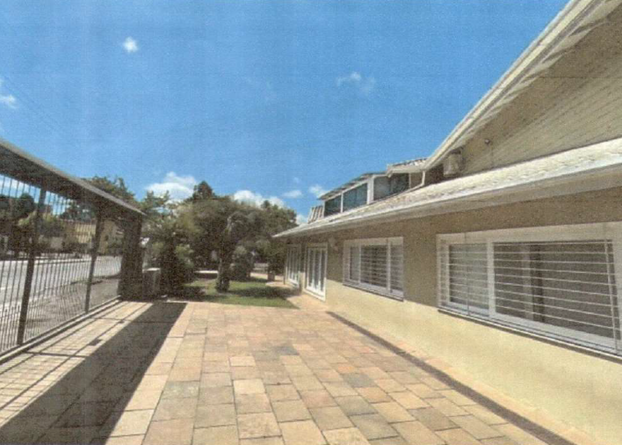 TERRENO COM 830m² COM BENFEITORIAS EM GRAMADO/RS (MAT. 541 DO CRI DE GRAMADO), localizado em Gramado - RS