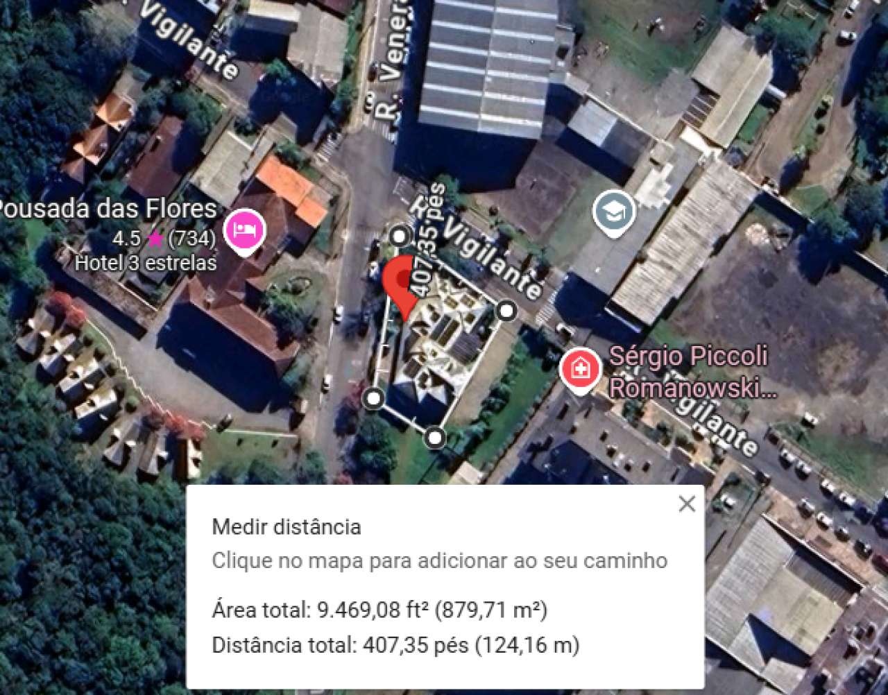 TERRENO COM 830m² COM BENFEITORIAS EM GRAMADO/RS (MAT. 541 DO CRI DE GRAMADO), localizado em Gramado - RS