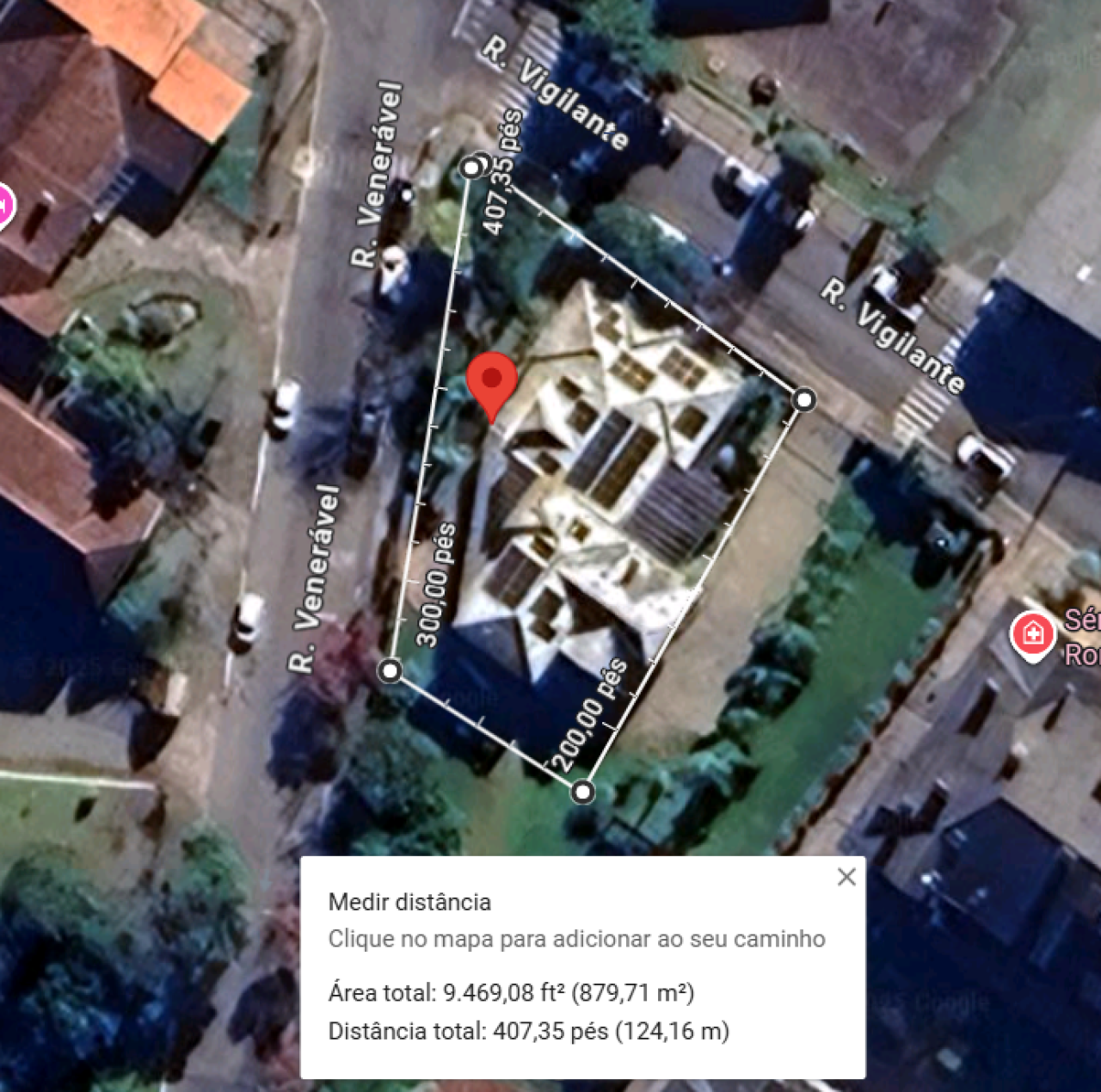 TERRENO COM 830m² COM BENFEITORIAS EM GRAMADO/RS  (MAT. 541 DO CRI DE GRAMADO)