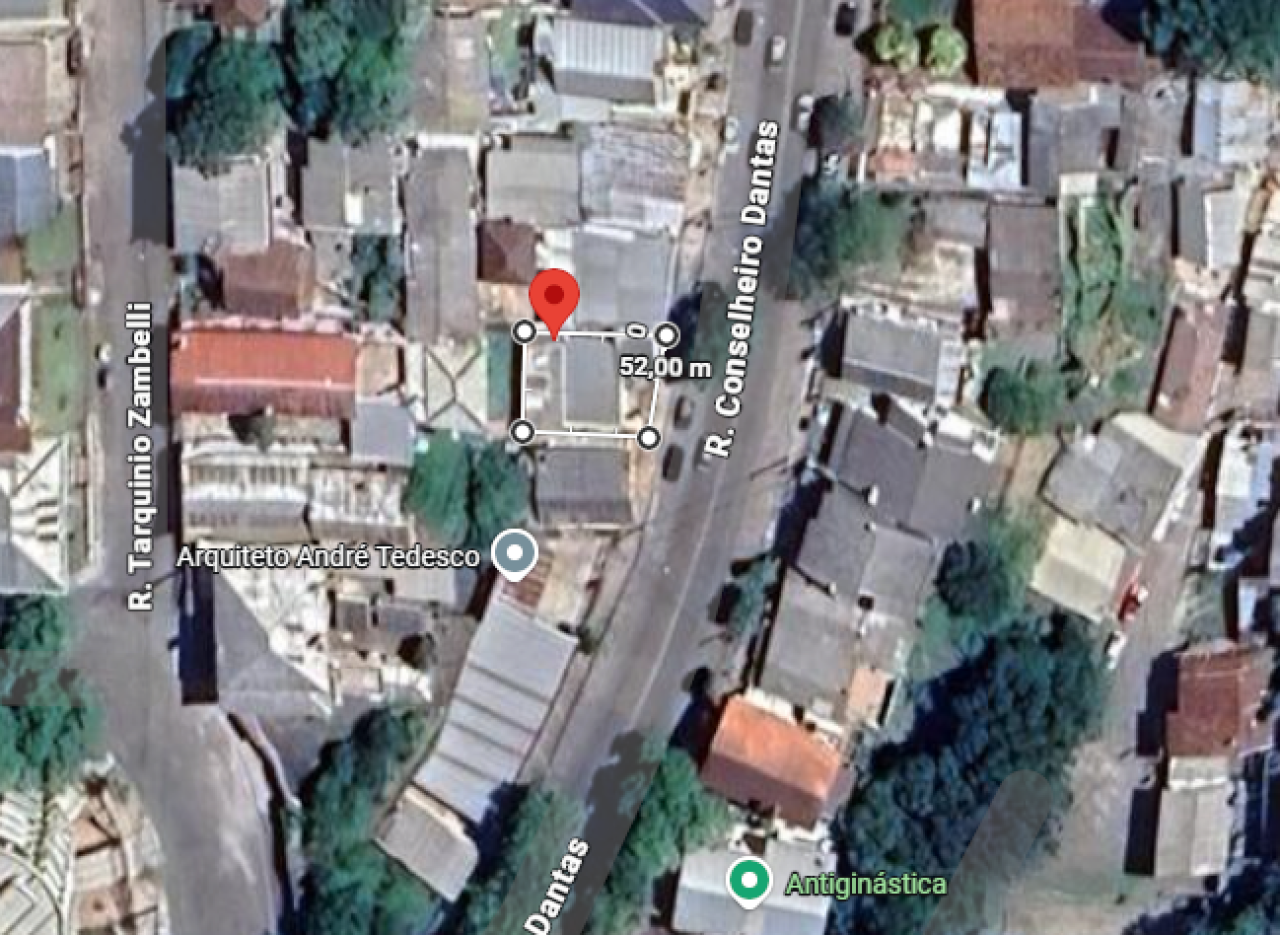 UM TERRENO DE 150M² COM BENFEITORIAS NO LOURDES EM CAXIAS DO SUL/RS, localizado em Caxias Do Sul - RS, bairro Lourdes