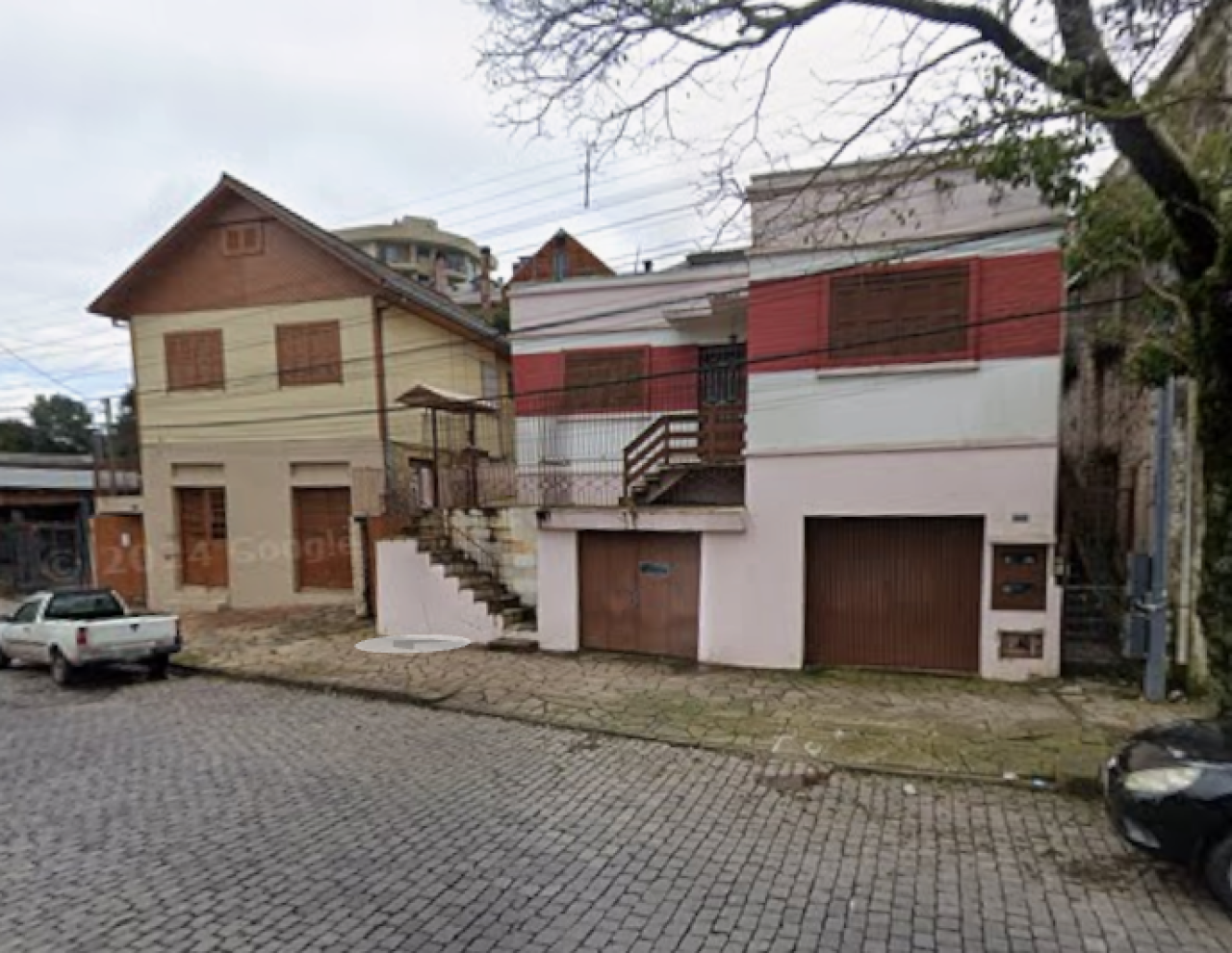 UM TERRENO DE 150M² COM BENFEITORIAS NO LOURDES EM CAXIAS DO SUL/RS, localizado em Caxias Do Sul - RS, bairro Lourdes
