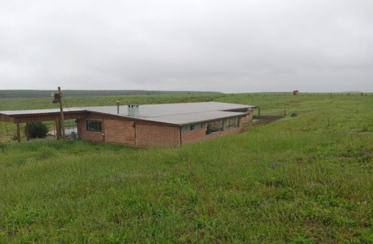 TERRENO COM ÁREA DE 1.388.781,00m² EM CAMBARÁ DO SUL/RS, localizado em Cambará Do Sul - RS