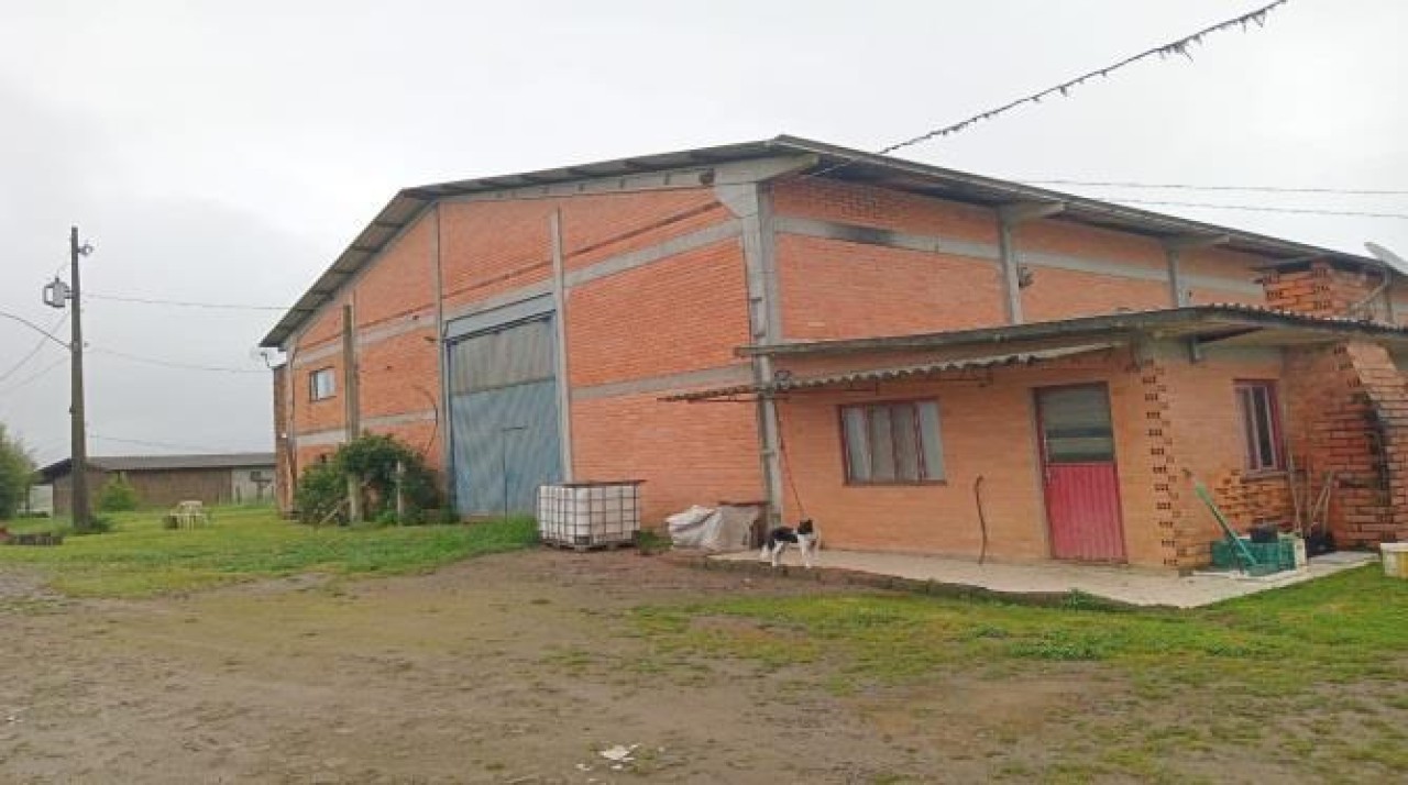 TERRENO COM ÁREA DE 1.388.781,00m² EM CAMBARÁ DO SUL/RS, localizado em Cambará Do Sul - RS