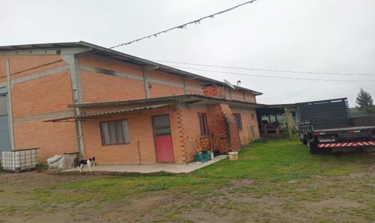 TERRENO COM ÁREA DE 1.388.781,00m² EM CAMBARÁ DO SUL/RS, localizado em Cambará Do Sul - RS