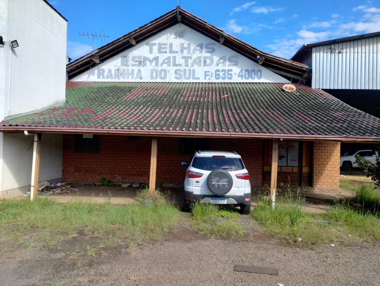 TERRENO COM TRÊS PAVILHÕES INDUSTRIAIS E ÁREA APROXIMADA DE 9.500m² EM SÃO SEBASTIÃO DO CAÍ, localizado em São Sebastião Do Caí - RS