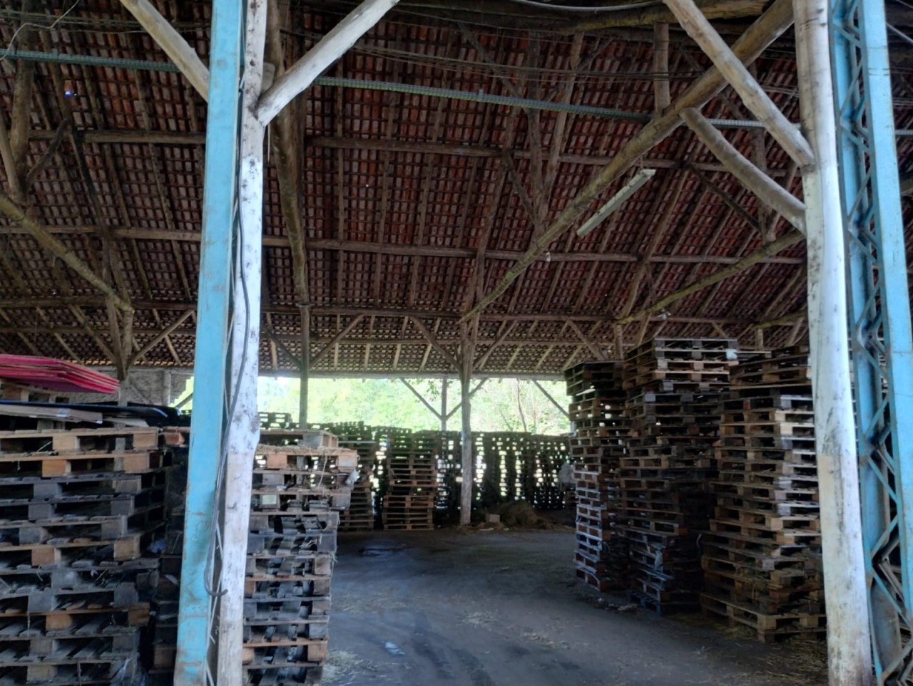 TERRENO COM TRÊS PAVILHÕES INDUSTRIAIS E ÁREA APROXIMADA DE 9.500m² EM SÃO SEBASTIÃO DO CAÍ, localizado em São Sebastião Do Caí - RS