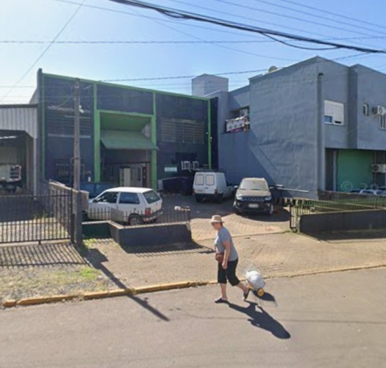 UM TERRENO CONTENDO PAVILHÃO INDUSTRIAL EM ALVENARIACOM 272,40m² DE ÁREA TOTAL, localizado em Ivoti - RS, bairro Jardim Bühler
