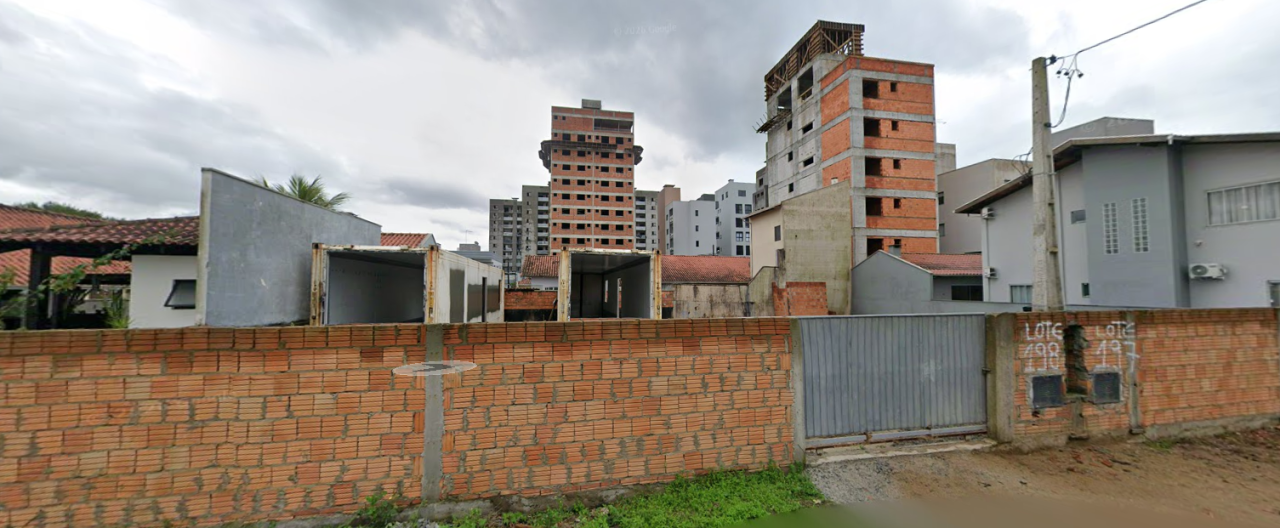 TERRENO COM ÁREA DE 520m² NO PONTA DE JACQUES EM PIÇARRAS/SC, localizado em Balneário Piçarras - SC, bairro Itacolomi