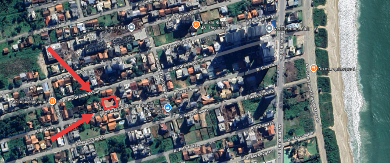 TERRENO COM ÁREA DE 520m² NO PONTA DE JACQUES EM PIÇARRAS/SC, localizado em Balneário Piçarras - SC, bairro Itacolomi