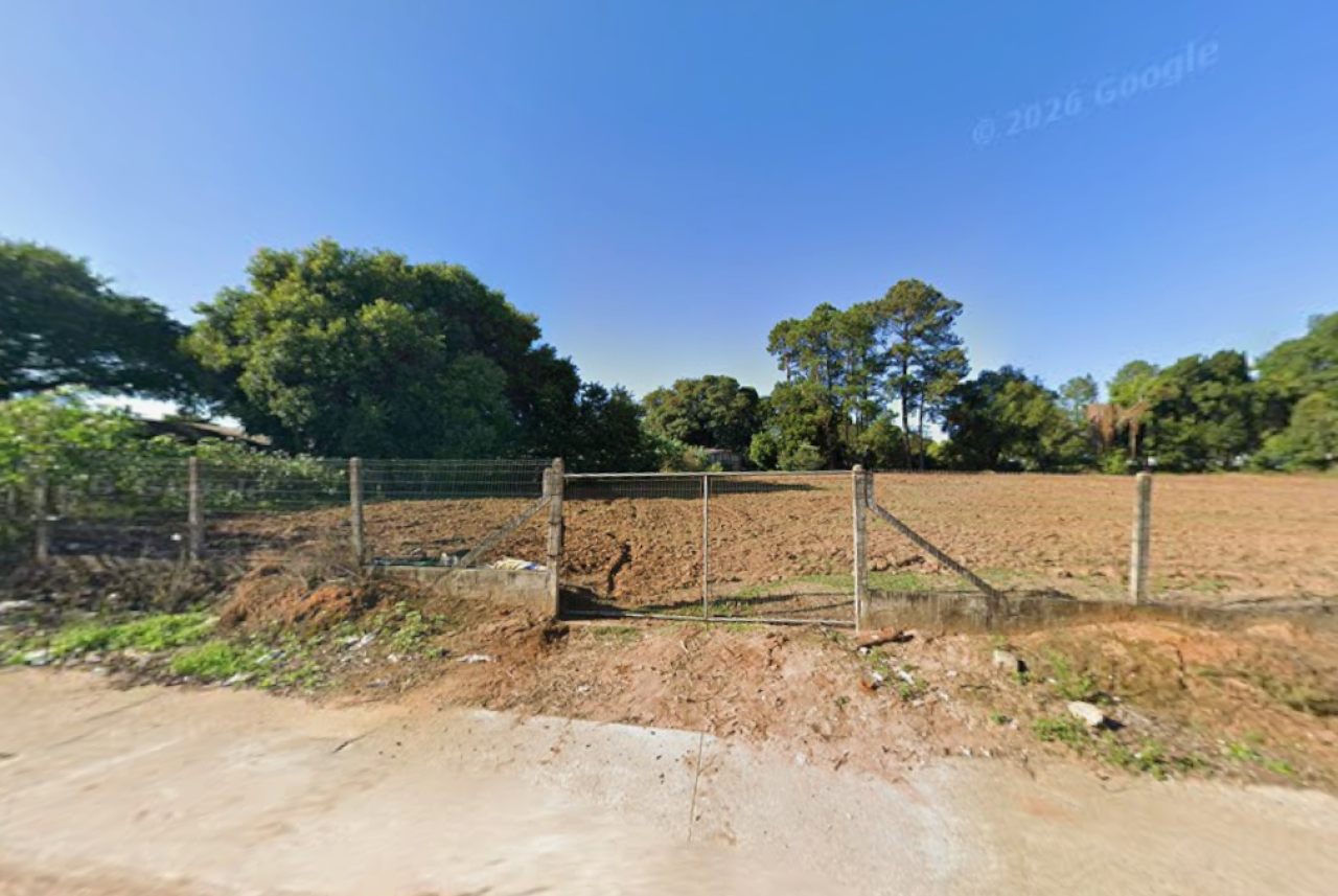 TERRENO COM ÁREA APROXIMADA DE 1.210,00 m² EM CHARQUEADAS, localizado em Charqueadas - RS, bairro Parque Orvalino Dornelles