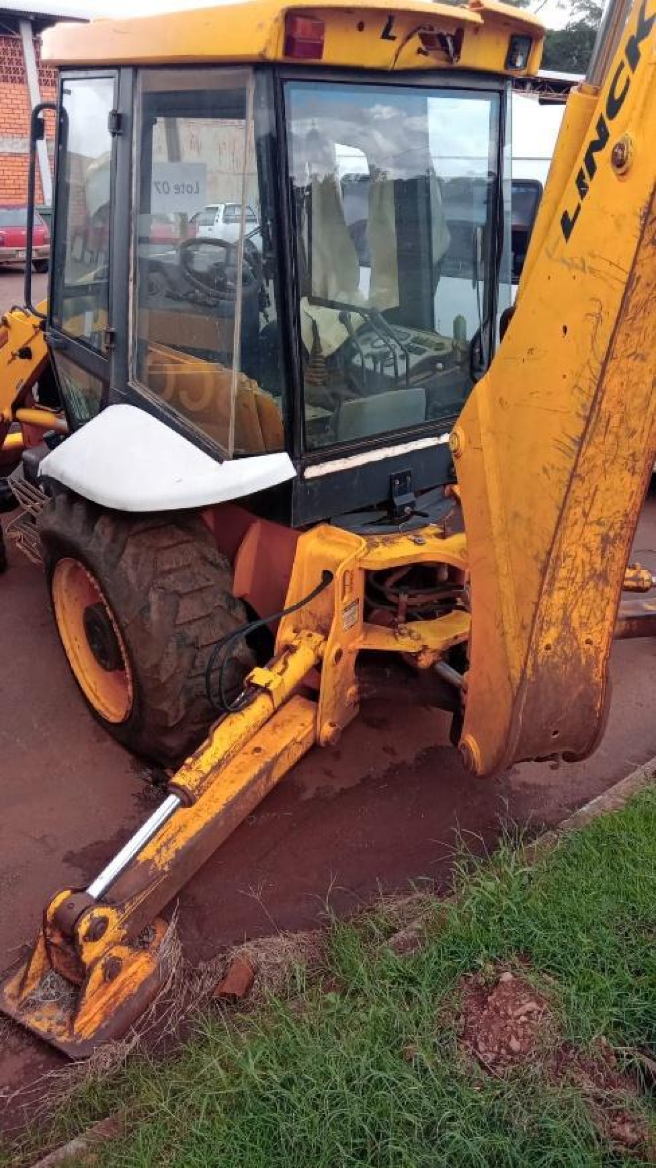 Retroescavadeira e Pá Carregadeira JCB 214E  [LOTE 7]
