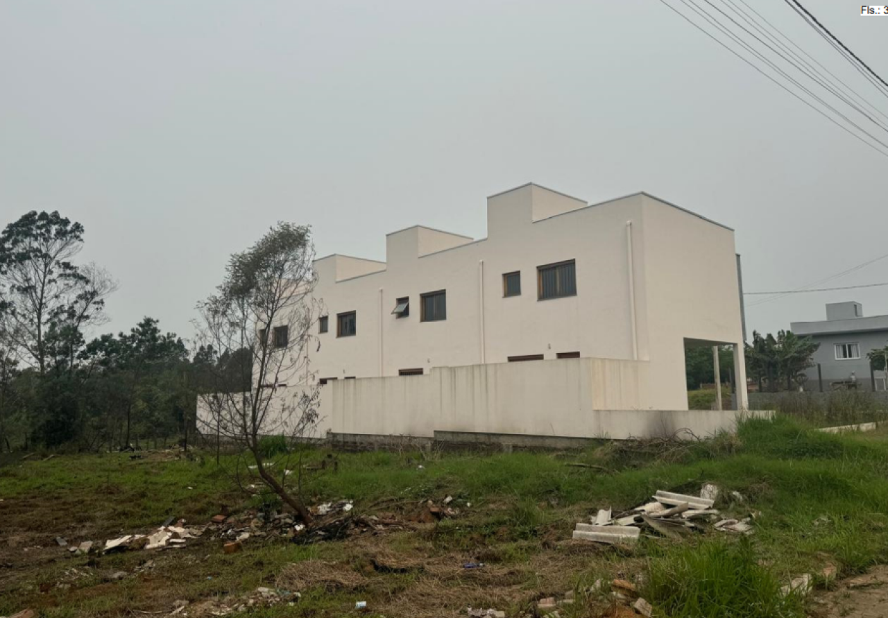 CASA EM CONDOMÍNIO EM ESTÂNCIA VELHA/RS — UNIDADE 02 DO CONDOMÍNIO RESIDENCIAL GARDEN, localizado em Estância Velha - RS, bairro Campo Grande