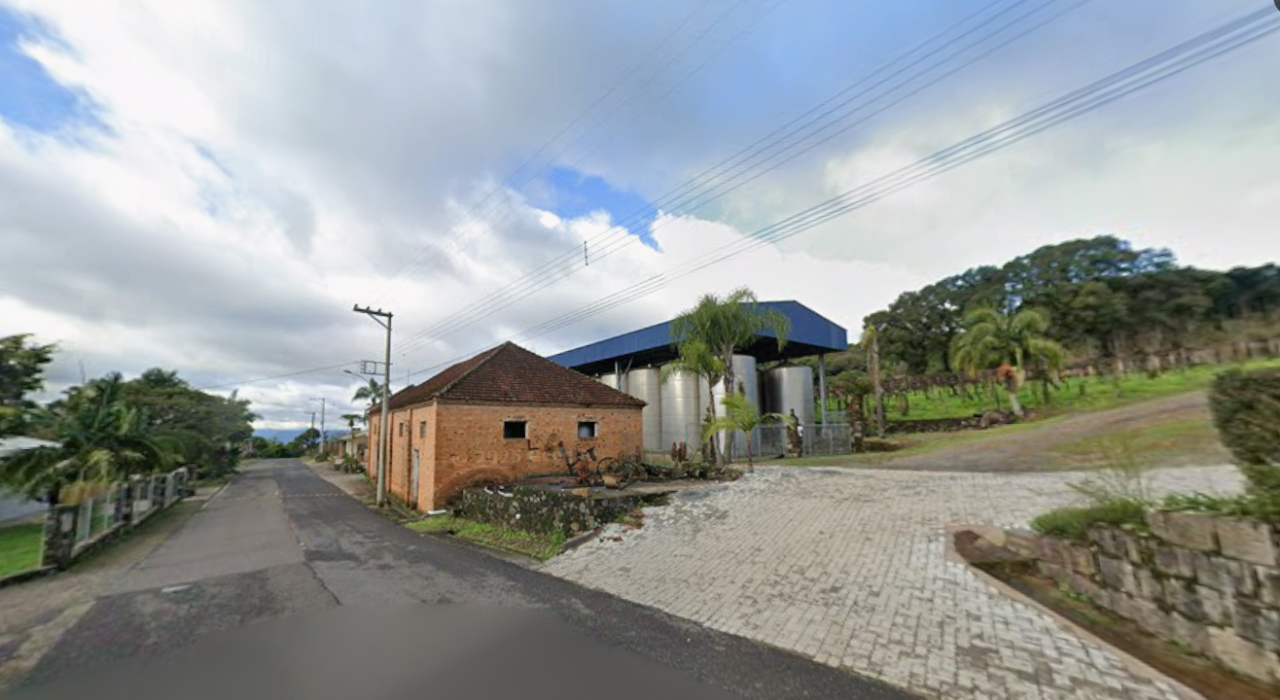 ÁREA DE 20.000m2 DENTRO DE UMA AREA MAIOR DE 277.300m² EM FARROUPILHA, localizado em Farroupilha - RS, bairro Vila São Roque