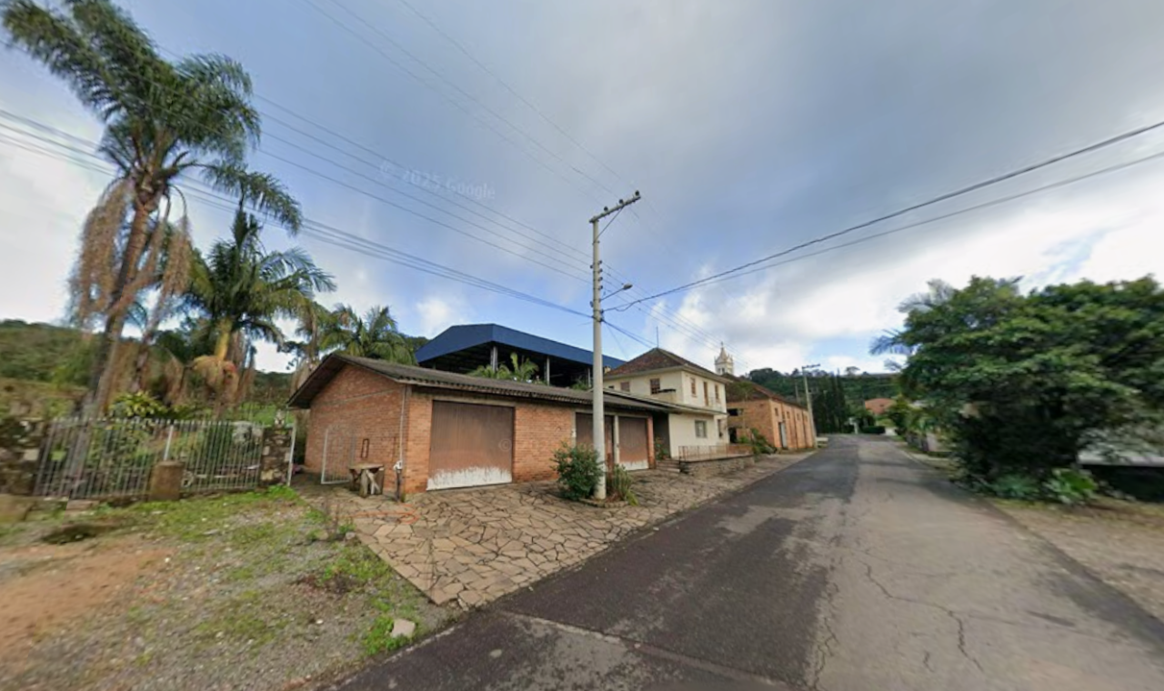 ÁREA DE 20.000m2 DENTRO DE UMA AREA MAIOR DE 277.300m² EM FARROUPILHA, localizado em Farroupilha - RS, bairro Vila São Roque