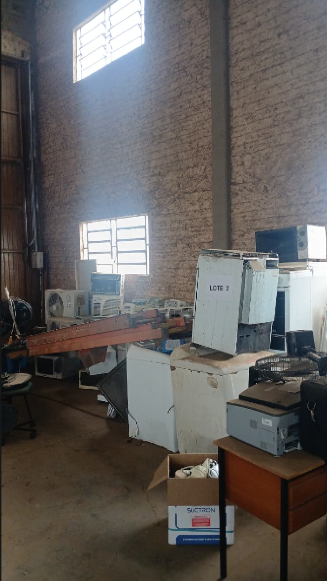 LOTE 02 - SUCATA DE ELETRODOMÉSTICOS, CLIMATIZAÇÃO E ELETRÔNICOS