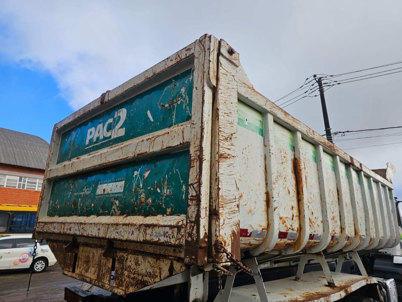 CAÇAMBA BASCULANTE LIBRELATO EM GENTIL/RS – LOTE 15